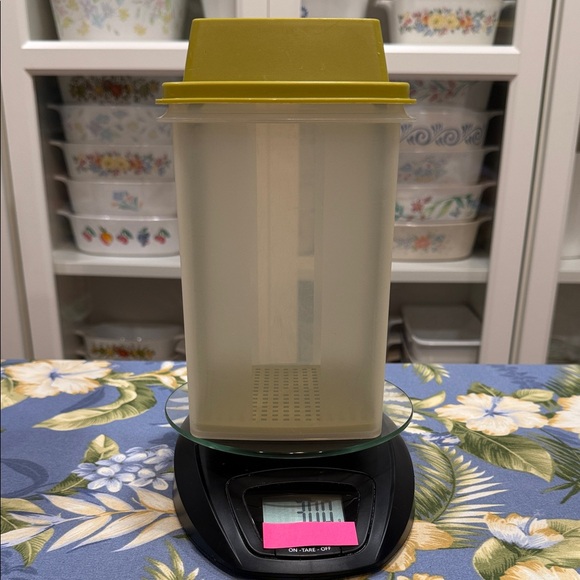 Tupperware Green Pickle Container - Picture 7 of 13